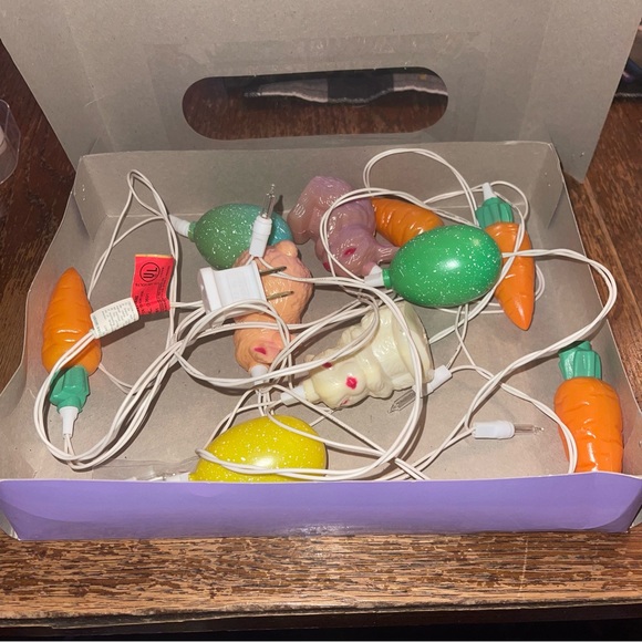 Vintage Blow Mold Easter 10 String Light Set Eggs Bunnies Carrots Tested Works - Picture 2 of 8